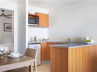 1 Bedroom Apartment Dining-Mantra Hervey Bay